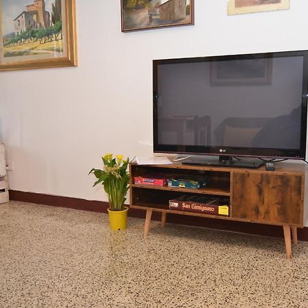Appartamento Il Nespolo San Gimignano Esterno foto